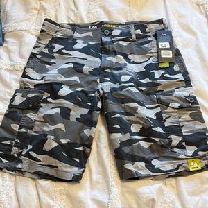 Camo MENS cargo shorts NWT